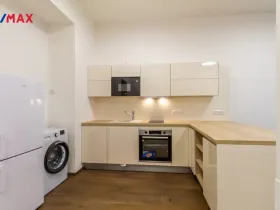 Pronájem bytu 1+kk, Praha - Žižkov, Cimburkova, 30 m2