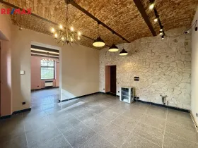 Pronájem obchodního prostoru, Karlovy Vary, Hynaisova, 42 m2