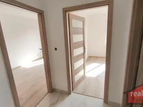 Prodej bytu 2+kk, Nupaky, Nupacká, 42 m2