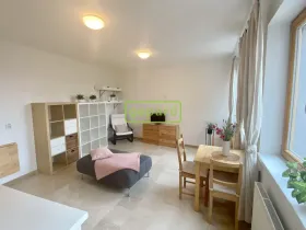 Pronájem bytu 1+kk, Dobřichovice, 5. května, 34 m2