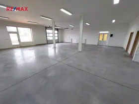 Pronájem obchodního prostoru, Slavkov u Brna, 200 m2