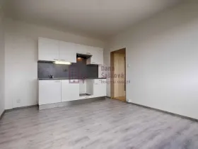 Pronájem bytu 2+kk, Jindřichův Hradec - Jindřichův Hradec III, sídliště Vajgar, 31 m2