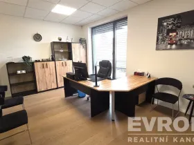 Pronájem kanceláře, Pardubice - Zelené Předměstí, třída Míru, 17 m2