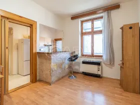 Pronájem bytu 2+kk, Praha - Nusle, Táborská, 57 m2