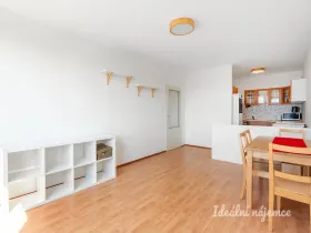 Pronájem bytu 2+kk, Praha, Boloňská, 42 m2