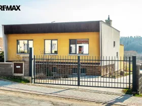 Prodej rodinného domu, Šumná, 200 m2