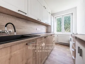 Prodej bytu 3+1, Nespeky, Benešovská, 62 m2