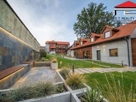 Prodej ubytování, Rynholec, nám. 1. máje, 561 m2