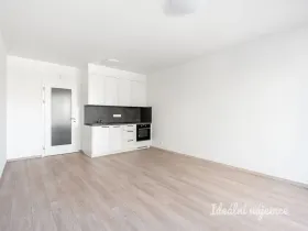 Pronájem bytu 1+kk, Praha - Vysočany, Poděbradská, 33 m2