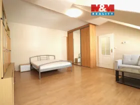 Pronájem bytu 1+1, Karlovy Vary, Jaltská, 46 m2