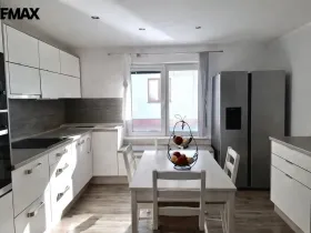 Prodej rodinného domu, Karlovy Vary - Stará Role, Slezská, 179 m2