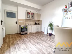 Pronájem bytu 2+1, Hradec Králové, Pospíšilova, 79 m2