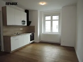 Pronájem bytu 2+kk, Praha - Smíchov, U Malvazinky, 40 m2