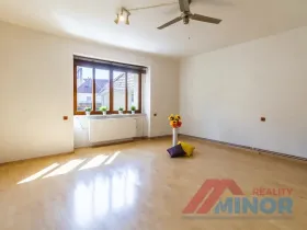 Pronájem bytu 2+1, Slaný, Kynského, 70 m2