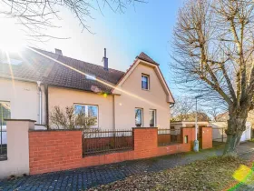 Prodej rodinného domu, Kladno, U zastávky, 176 m2