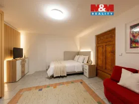 Prodej bytu 1+1, Karlovy Vary - Dvory, Chebská, 53 m2