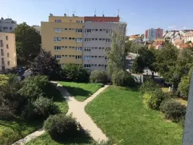 Pronájem bytu 1+1, Praha - Břevnov, Nad Kajetánkou, 40 m2