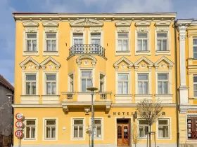 Prodej činžovního domu, Slavonice, náměstí Míru, 1192 m2