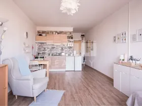Pronájem bytu 1+kk, Hradec Králové, třída Edvarda Beneše, 32 m2
