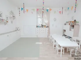 Prodej obchodního prostoru, Praha - Smíchov, U Okrouhlíku, 135 m2