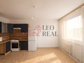 Pronájem bytu 2+kk, Praha - Modřany, Urbánkova, 43 m2