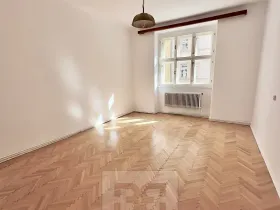 Pronájem bytu 3+1, Praha - Holešovice, U smaltovny, 104 m2