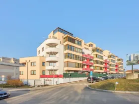 Pronájem garáže, Praha - Strašnice, Strančická, 25 m2
