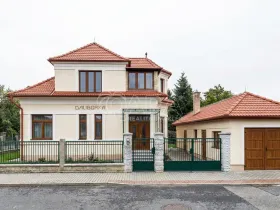 Prodej rodinného domu, Jirny, Čapkova, 150 m2