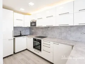 Pronájem bytu 2+kk, Praha - Černý Most, Breitcetlova, 45 m2