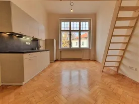 Pronájem bytu 1+kk, Praha, Svobodova, 30 m2