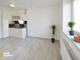 Pronájem bytu 1+kk, Zlín - Malenovice, Tečovská, 26 m2