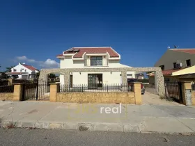 Prodej rodinného domu, Koma tou Gialou, Kypr, 205 m2