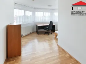 Pronájem bytu 2+1, Praha - Kbely, Svijanská, 40 m2