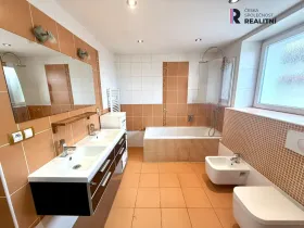 Prodej bytu 4+1, Březová, Odborářů, 111 m2