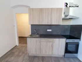 Pronájem bytu 1+1, Sokolov, Nádražní, 42 m2