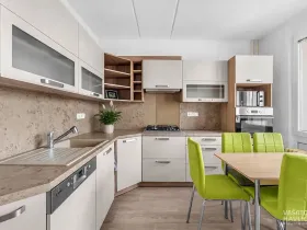 Pronájem bytu 3+1, Hradec Králové, Selicharova, 98 m2