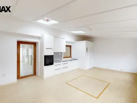 Prodej bytu 3+1, Odrovice, 220 m2