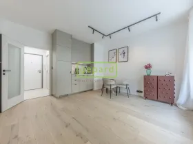 Pronájem bytu 1+kk, Praha, Krymská, 24 m2