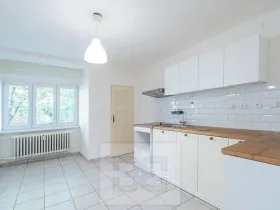 Pronájem bytu 2+1, Praha - Žižkov, Jeseniova, 75 m2