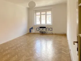 Prodej bytu 1+kk, Praha, Za poštou, 30 m2