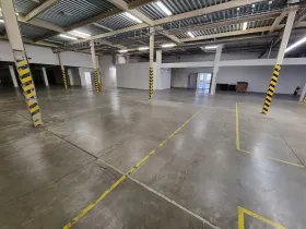 Pronájem skladu, Zádveřice-Raková, 1200 m2