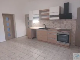 Pronájem bytu 2+1, Krnov, Petrovická, 58 m2