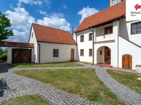 Prodej historického objektu, Praha - Troja, K Bohnicím, 176 m2
