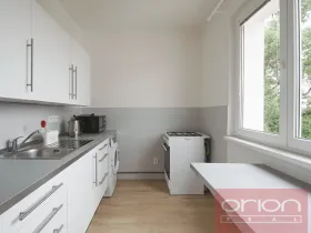 Pronájem bytu 2+1, Praha - Veleslavín, Na Petřinách, 52 m2