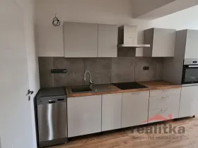 Pronájem bytu 2+1, Opava - Město, Ostrožná, 70 m2