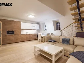 Pronájem bytu 4+kk, Karlovy Vary, Bulharská, 118 m2