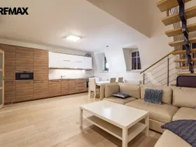 Pronájem bytu 4+kk, Karlovy Vary, Bulharská, 118 m2