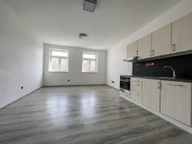 Pronájem bytu 3+kk, Humpolec, Horní náměstí, 65 m2