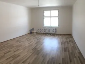 Pronájem bytu 3+1, Praha, Na hutích, 84 m2