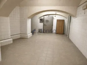 Pronájem skladu, Praha, náměstí Protifašistických bojovníků, 220 m2